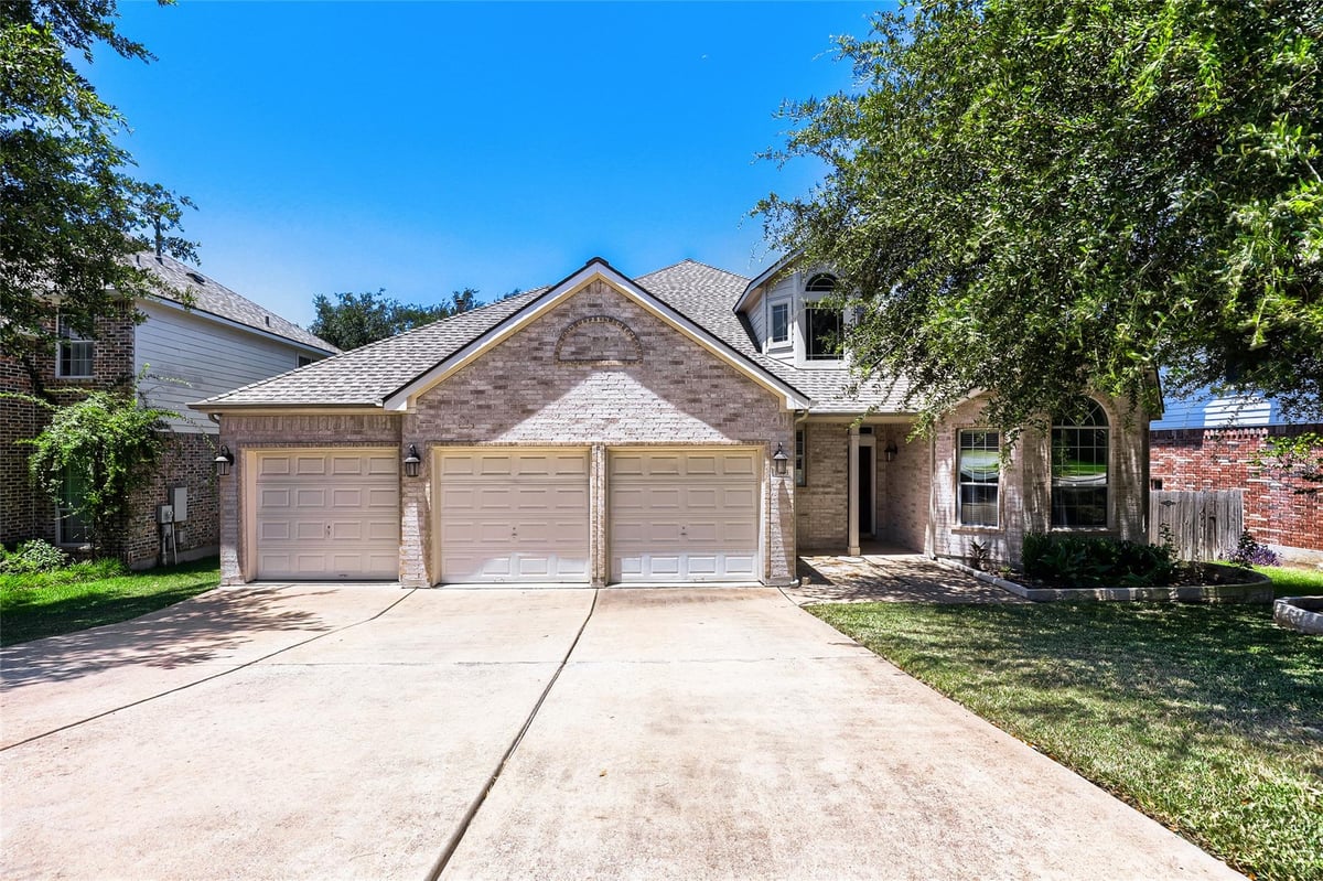 2613 Corabella PL - front exterior - Luxury home in Bella Vista Sec 04, Cedar Park, TX