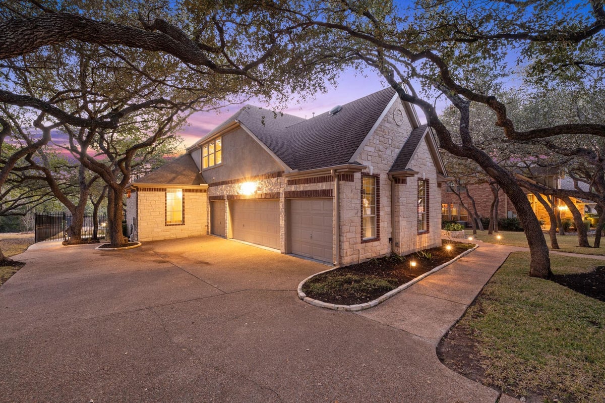 View 2614 Collingwood Dr in Lake Forest Sec 01 2614 Collingwood Dr - front exterior - Luxury home in Lake Forest Sec 01, Round Rock, TX