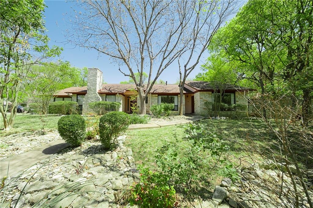 View 2614 Deerfoot TRL in Oaks Barton 2614 Deerfoot TRL - property photo 1 - Luxury home in Oaks Barton, Austin, TX