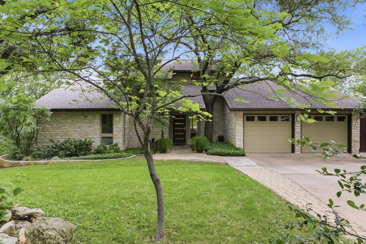 View 2615 Deerfoot TRL in Oaks Barton 2615 Deerfoot TRL - front exterior - Luxury home in Oaks Barton, Austin, TX