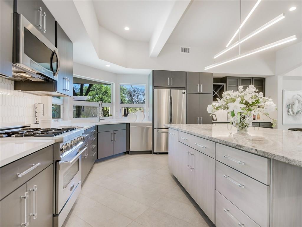 View 2617 Pembrook Trl in Shoalwood Add Sec 4 2617 Pembrook Trl - property photo 1 - Luxury home in Shoalwood Add Sec 4, Austin, TX