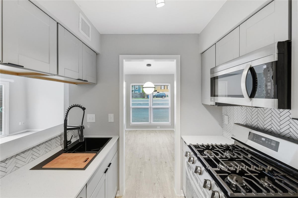 View 2618 Ektom DR Unit #B in Southern Oaks Sec 07 2618 Ektom DR Unit #B - property photo 1 - Luxury home in Southern Oaks Sec 07, Austin, TX