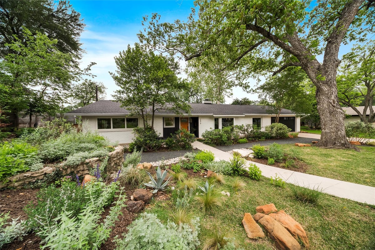 View 2619 Pembrook TRL in Shoalwoods Add Sec 03 2619 Pembrook TRL - property photo 1 - Luxury home in Shoalwoods Add Sec 03, Austin, TX