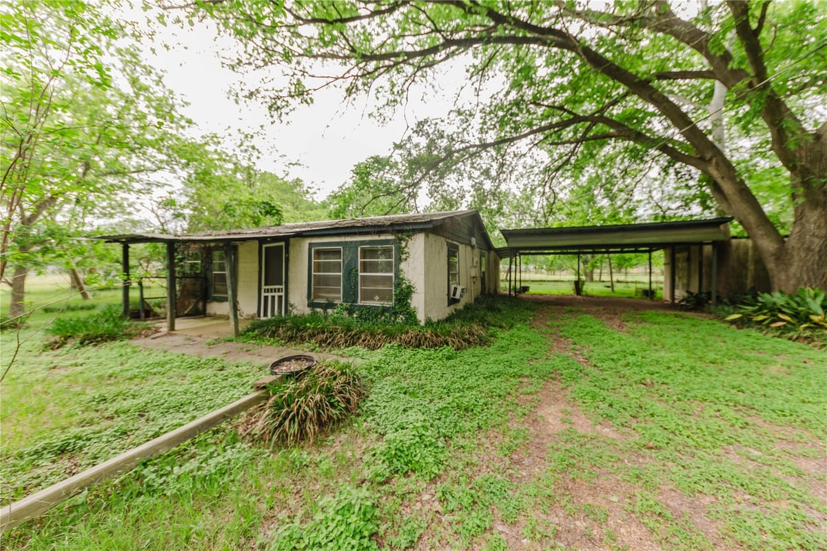 View 262 Highway 95 S #A in Gazley, Thomas J 262 Highway 95 S #A - front exterior - Luxury home in Gazley, Thomas J, Smithville, TX