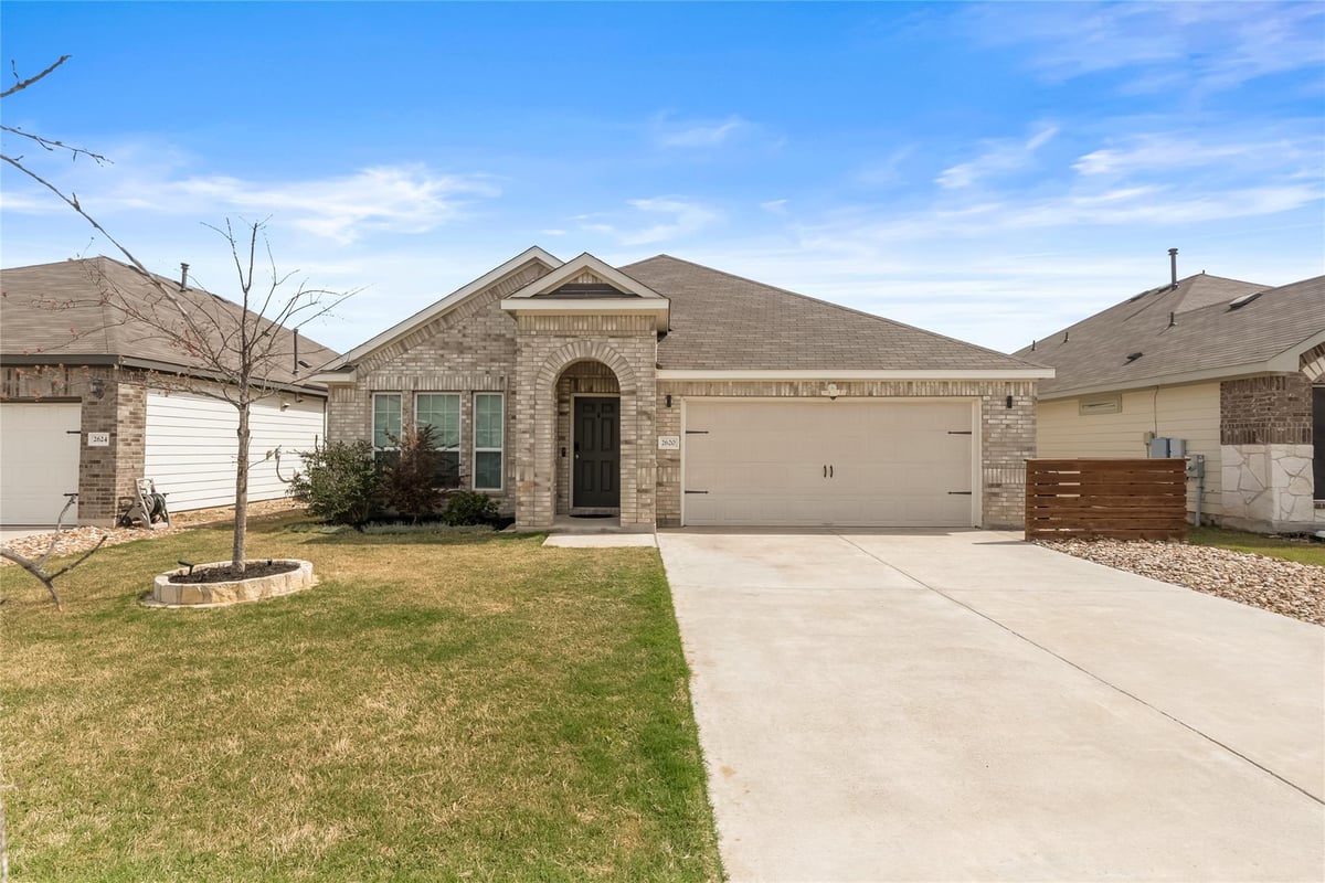 View 2620 Bantry Rd in Mockingbird Park 2620 Bantry Rd - front exterior - Luxury home in Mockingbird Park, Leander, TX