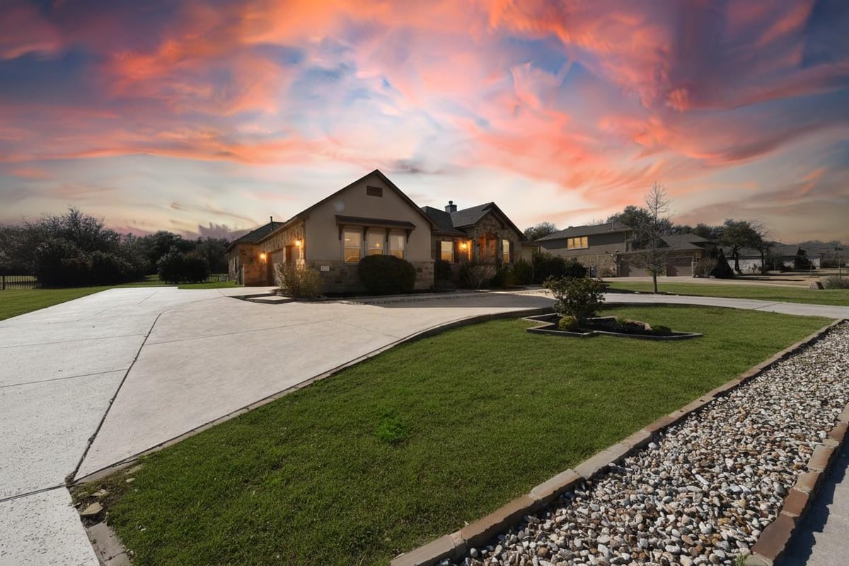 View 2621 Greatwood Trl in Greatwood 2621 Greatwood Trl - property photo 1 - Luxury home in Greatwood, Leander, TX
