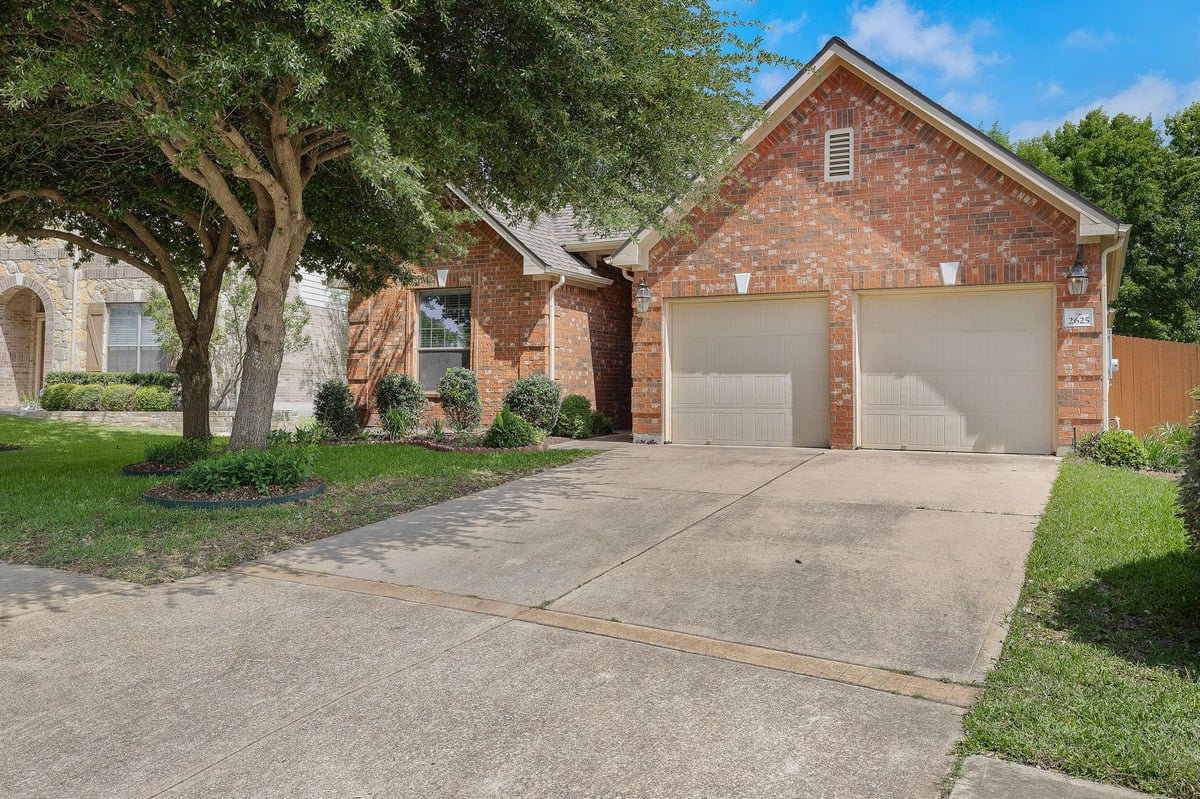 Living area at 2625 Mirasol Loop - 3 bed 2 bath home