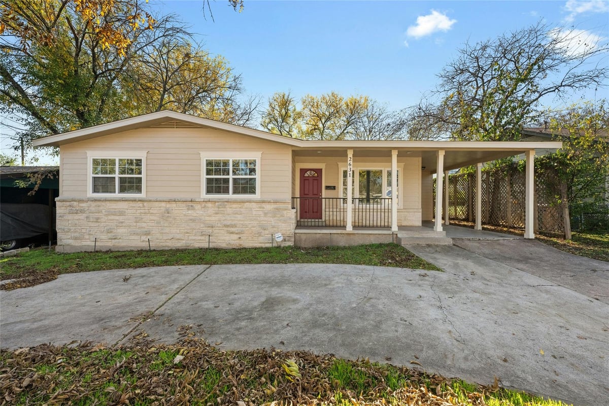 View 2631 W 45th ST in Shoal Village Sec 02 2631 W 45th ST - property photo 1 - Luxury home in Shoal Village Sec 02, Austin, TX