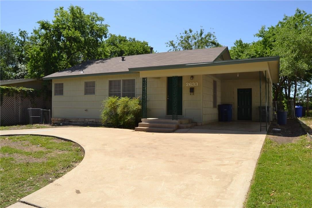 View 2633 W 45th ST in Shoal Village Sec 02 2633 W 45th ST - property photo 1 - Luxury home in Shoal Village Sec 02, Austin, TX