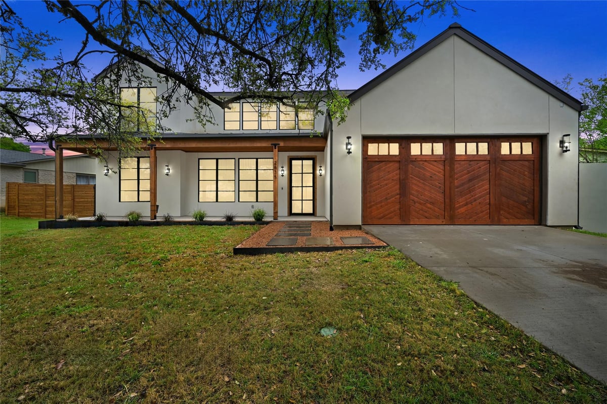 View 2635 Barton Hills DR in Horseshoe Bend Sec 02 2635 Barton Hills DR - property photo 1 - Luxury home in Horseshoe Bend Sec 02, Austin, TX
