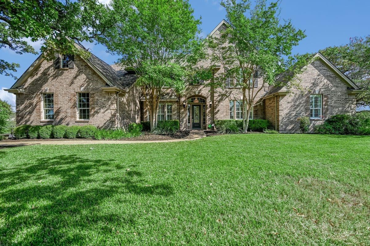 View 2635 Demona DR in Werkenthin Sec 03 2635 Demona DR - front exterior - Luxury home in Werkenthin Sec 03, Austin, TX