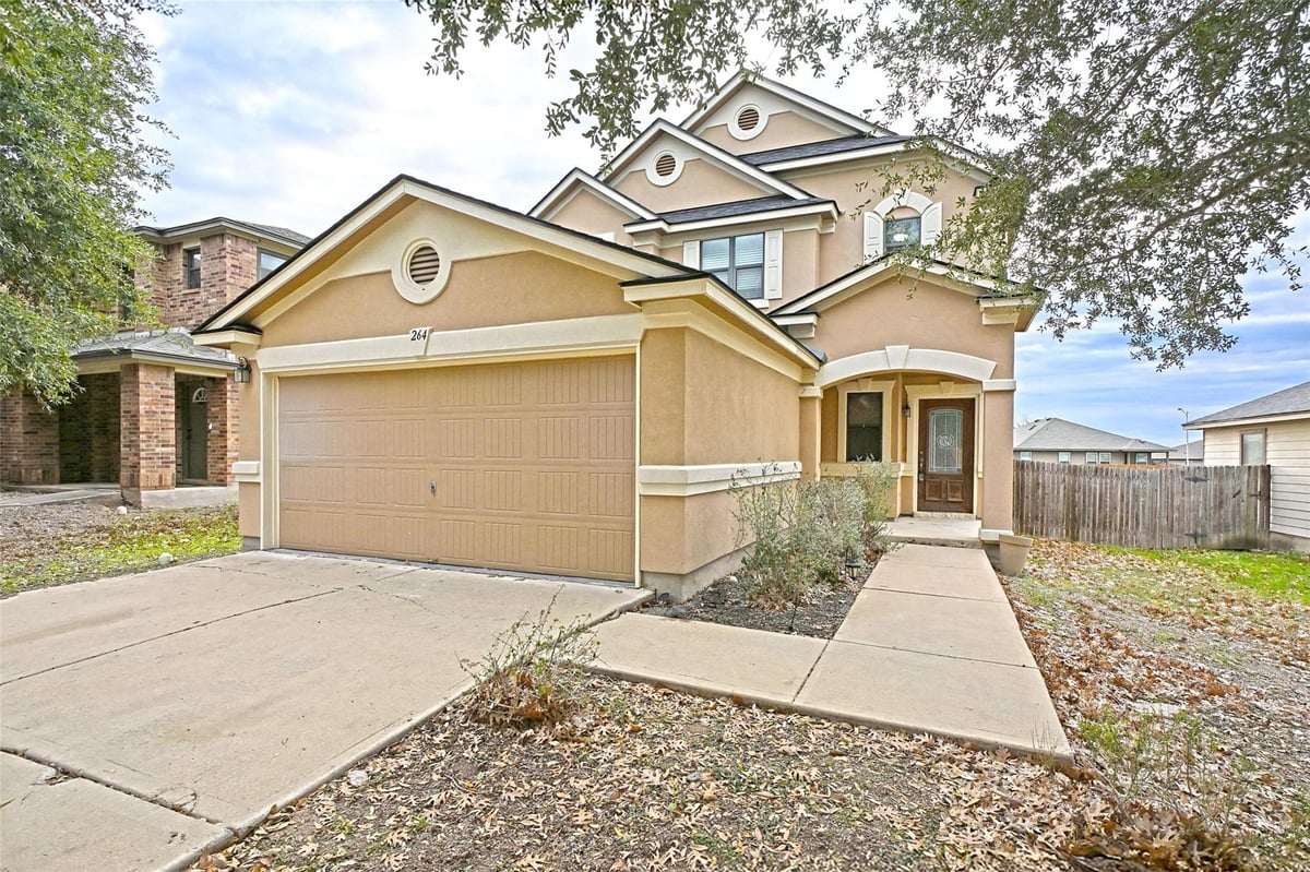 View 264 Cordero Dr in El Camino Real Ph 1 Sec 2 264 Cordero Dr - front exterior - Luxury home in El Camino Real Ph 1 Sec 2, San Marcos, TX