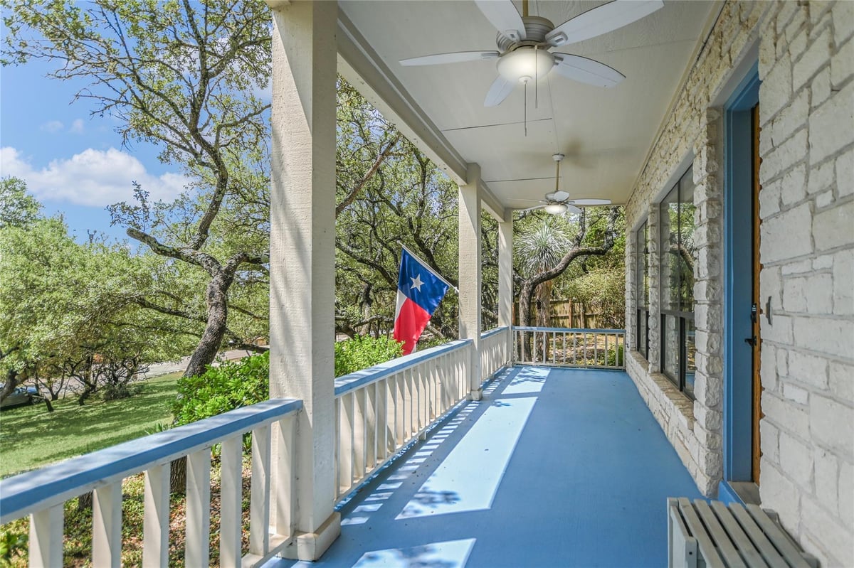 Living area at 264 Hill Country Trl - 3 bed 2 bath home