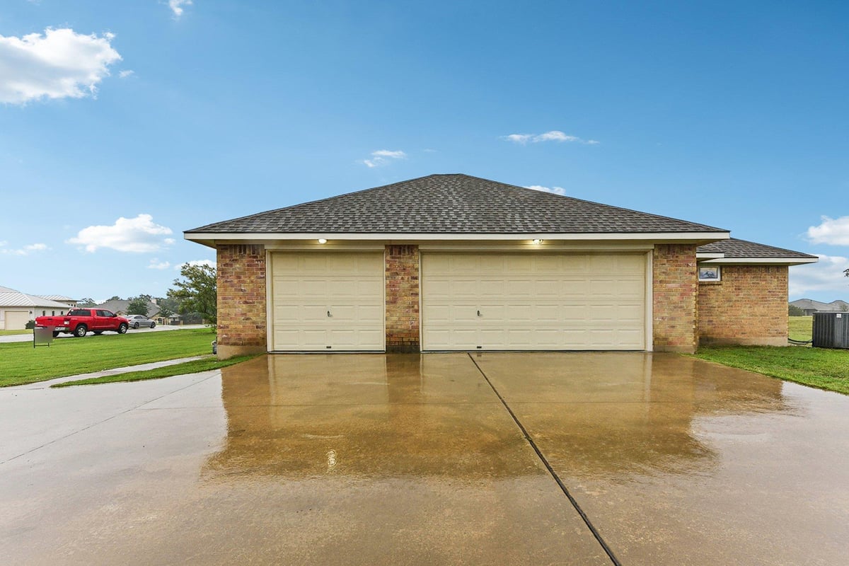Living area at 268 Chisholm Trl - 4 bed 3 bath home