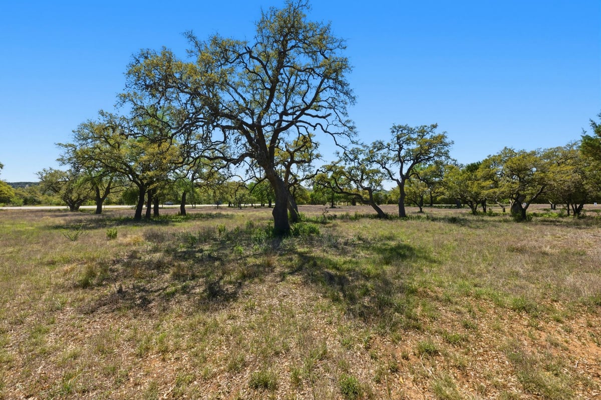 Living area at 268 Kinnikinik Loop - Oak Ridge Park At Kinnicinik Sec 2, Austin, TX