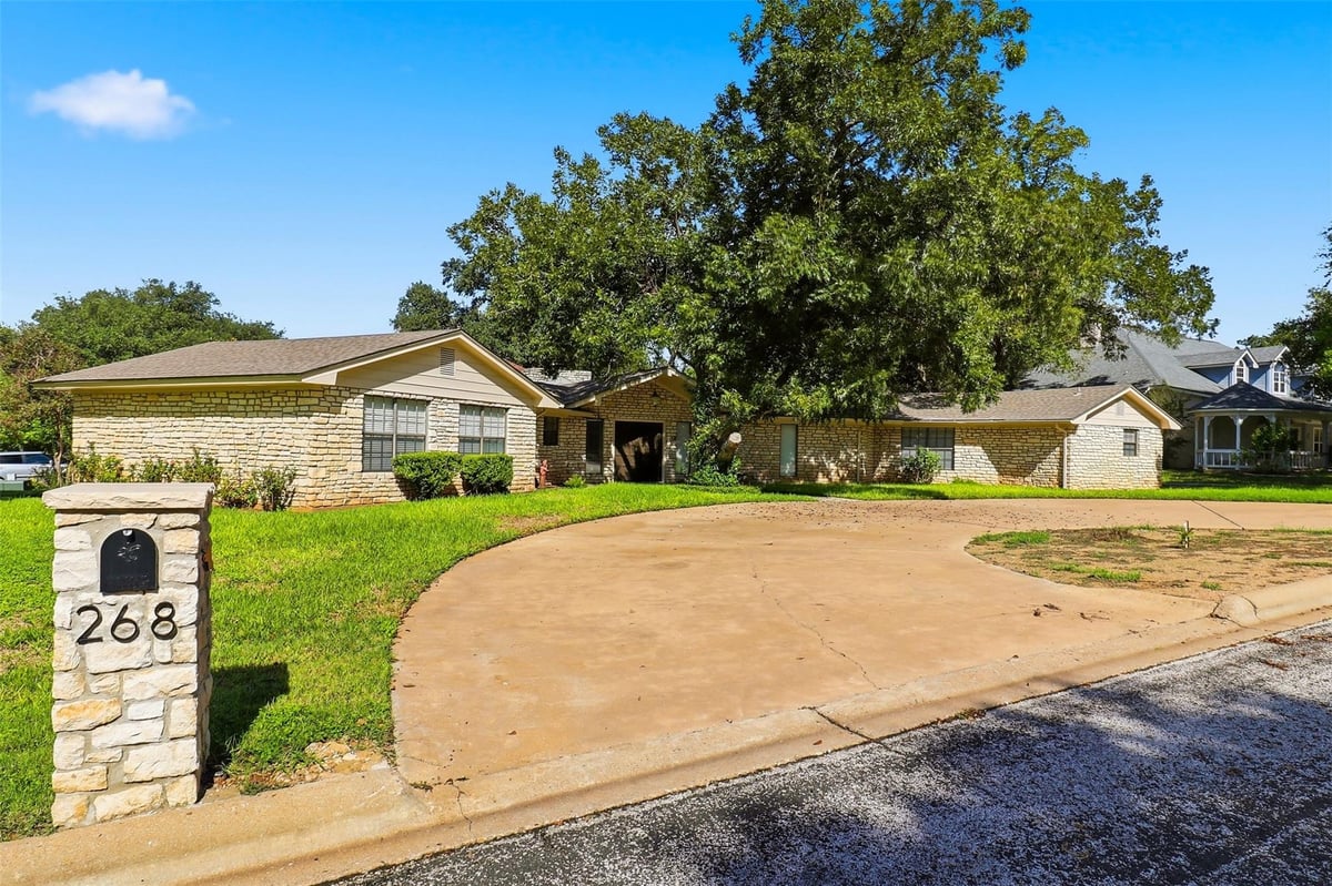 View 268 Quail ST in Meadowlakes 268 Quail ST, photo 1 of 34, Meadowlakes, Meadowlakes, TX