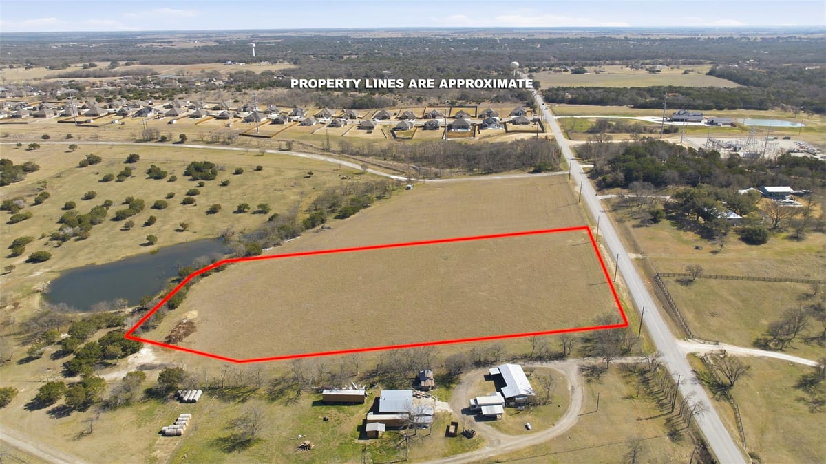View 2682 Royal St 2682 Royal St - front exterior - Luxury lot in Salado, TX