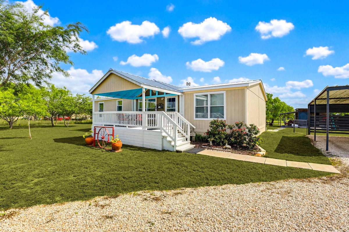 View 269 Callihan Rd in Lone Star 269 Callihan Rd - front exterior - Luxury home in Lone Star, Lockhart, TX