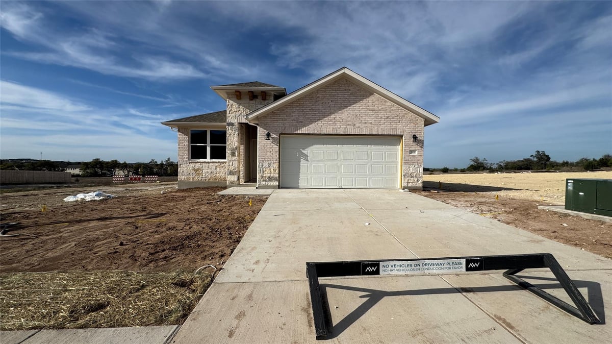 Living area at 269 Crater Lake Dr - 3 bed 2 bath home