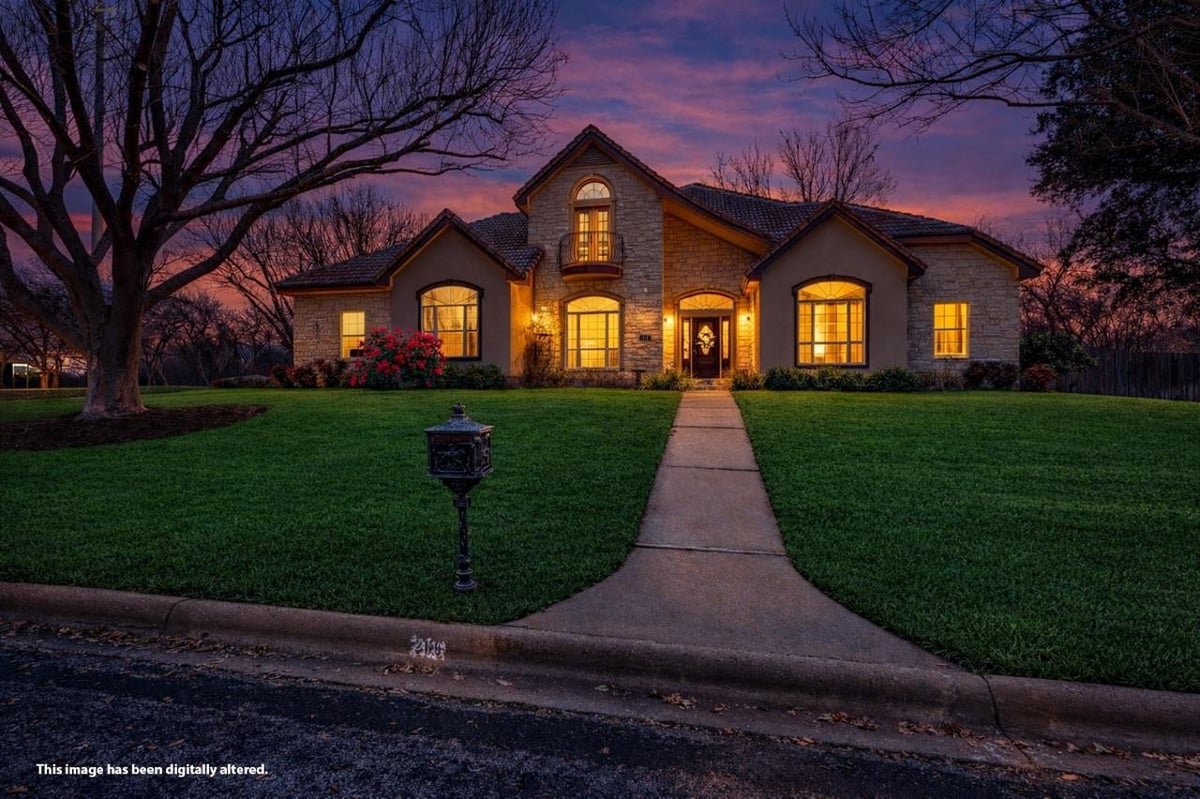 View 269 Quail ST in Meadowlakes 269 Quail ST - property photo 1 - Luxury home in Meadowlakes, Meadowlakes, TX