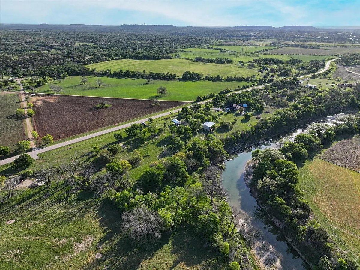View 26921 Fm-2670 in Killeen 26921 Fm-2670, photo 1 of 28, Killeen, Killeen, TX