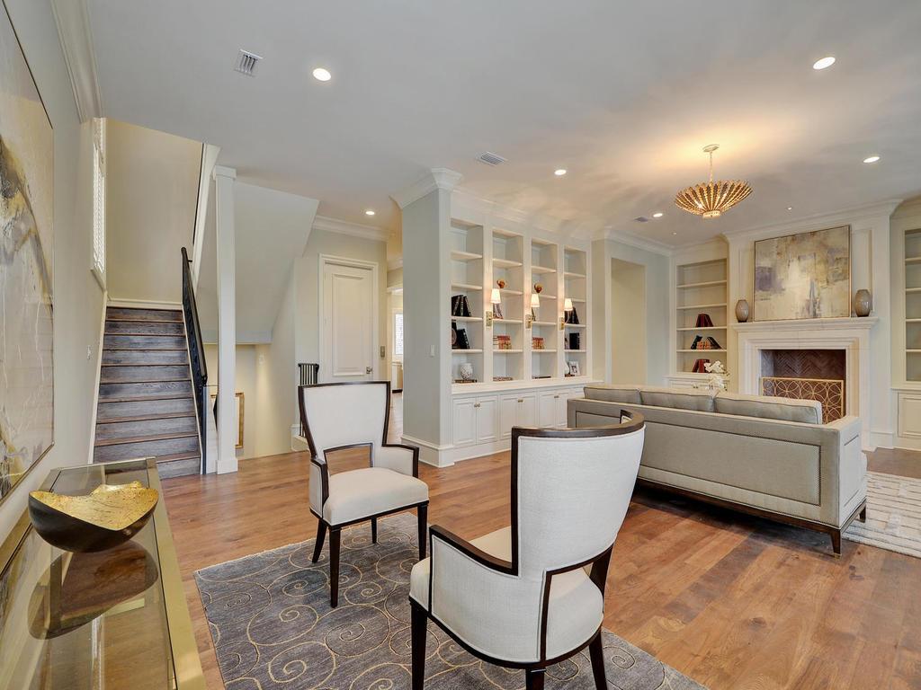 View 2700 Hillview Green Ln in Tarrytown 2700 Hillview Green Ln - property photo 1 - Luxury home in Tarrytown, Austin, TX