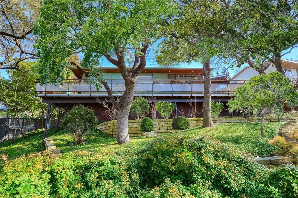 View 2701 Maria Anna RD in Brown Herman Add 02 Sec 05 2701 Maria Anna RD - front exterior - Luxury home in Brown Herman Add 02 Sec 05, Austin, TX