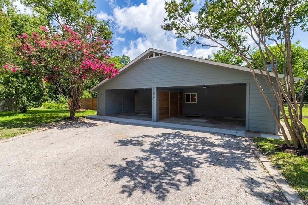 View 2701 Mulford Cv Unit #B in Greenbriar Sec 04 2701 Mulford Cv Unit #B - front exterior - Luxury home in Greenbriar Sec 04, Austin, TX