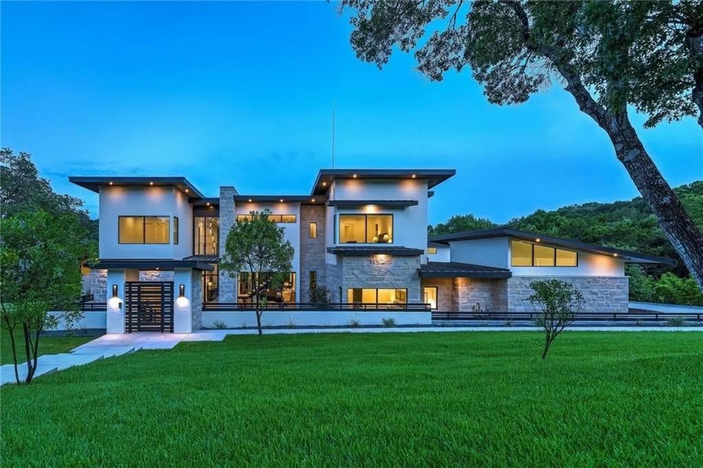 View 2701 Slow Turtle CV in Slow Turtle 2701 Slow Turtle CV - front exterior - Luxury home in Slow Turtle, Austin, TX