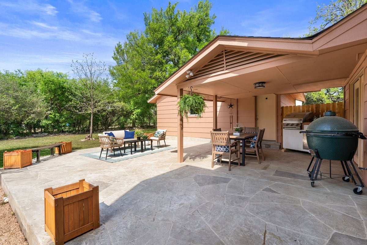 Living area at 2702 Double Tree St - 4 bed 2 bath home