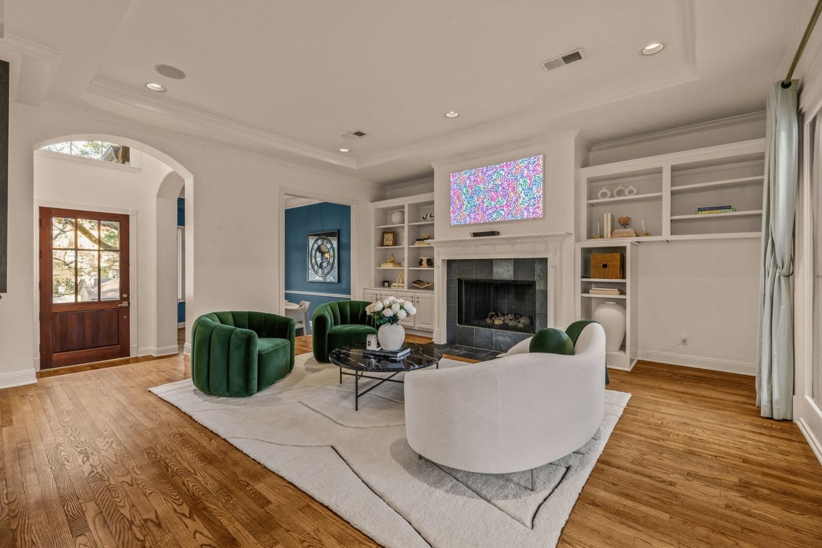 Living area at 2703 McCullough St - 5 bed 3 bath home