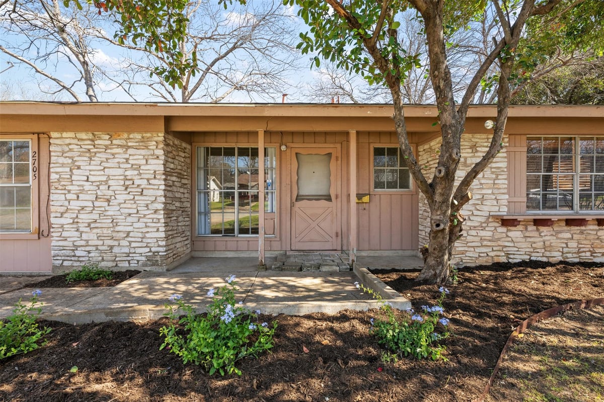 View 2705 Sherwood LN in Sherwood Oaks 2705 Sherwood LN, photo 1, Sherwood Oaks, Austin, TX