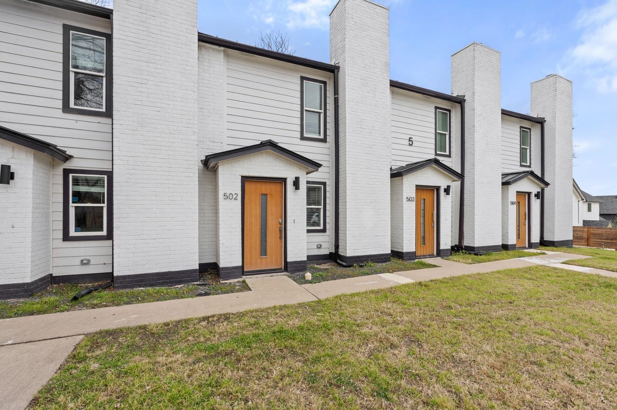 Living area at 2706 Wheless Ln Unit #Bldg 2 - Vista Alegre 02, Austin, TX