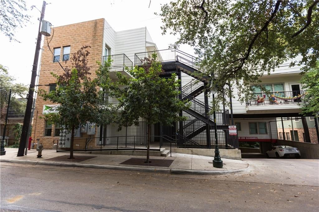 View 2708 San Pedro St Unit #302 in San Pedro Flats 2708 San Pedro St Unit #302 - front exterior - Luxury home in San Pedro Flats, Austin, TX