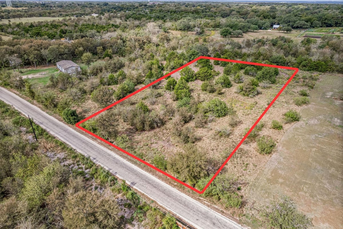 View 271 Crooked RD in Dale 271 Crooked RD, photo 1 of 17, Dale, Dale, TX