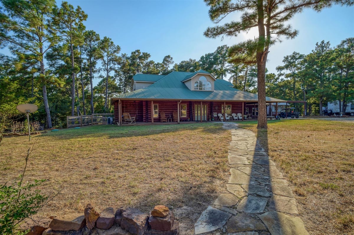 View 271 Sandy Rd #B 271 Sandy Rd #B - property photo 1 - Luxury home in Rosanky, TX