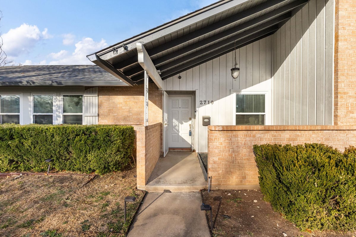 Kitchen at 2710 Thrushwood Dr - 3 bed 2 bath home
