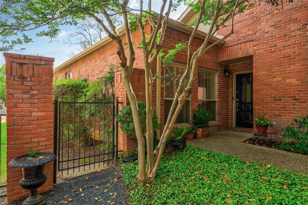View 2710 W 35th ST in Woodmont Townhomes 2710 W 35th ST - property photo 1 - Luxury home in Woodmont Townhomes, Austin, TX