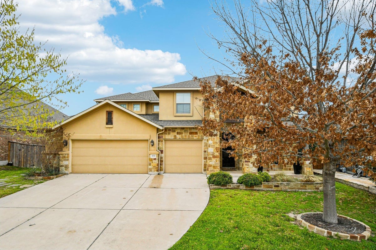 Living area at 2711 Saint Paul Rivera - 5 bed 3 bath home