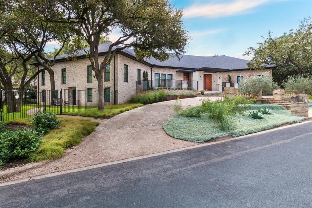 View 2711 Scenic Dr in Tarrytown 2711 Scenic Dr - property photo 1 - Luxury home in Tarrytown, Austin, TX