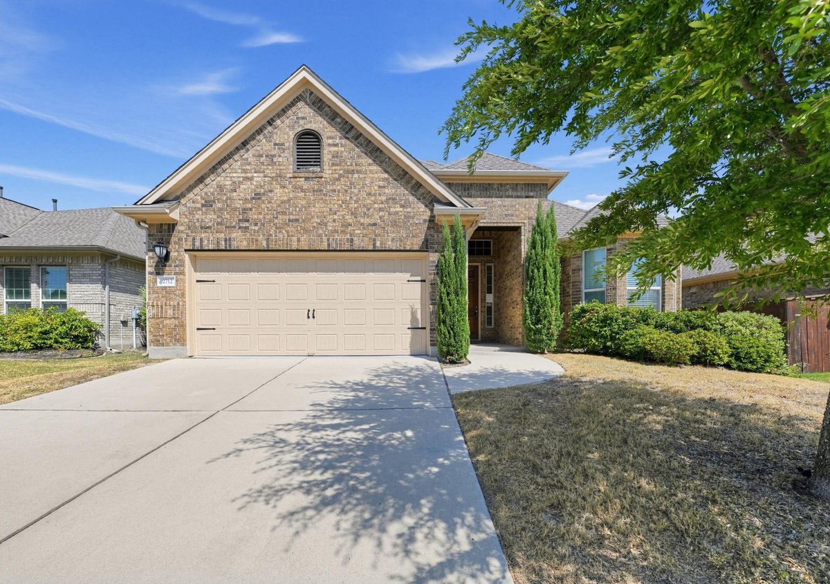 View 2712 Enza CT in Vizcaya Ph 4A 2712 Enza CT - property photo 1 - Luxury home in Vizcaya Ph 4A, Round Rock, TX