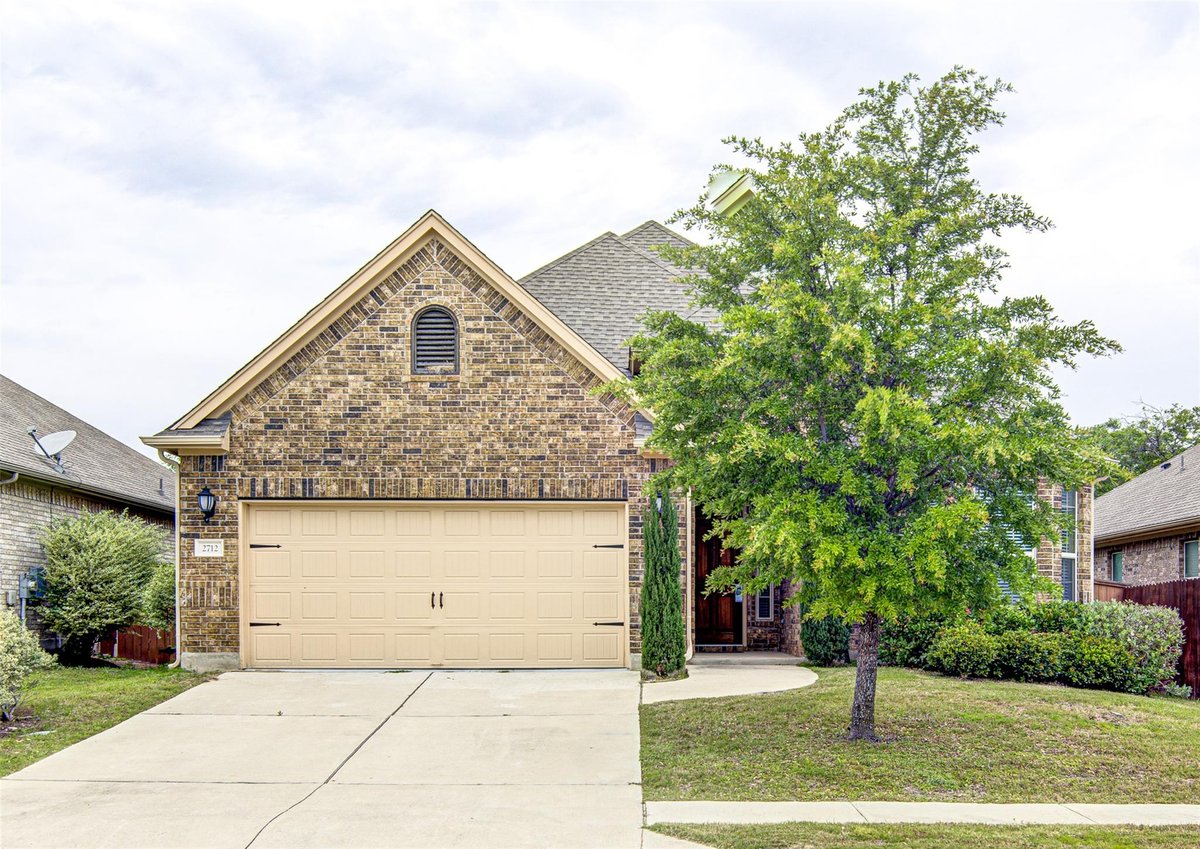 Living area at 2712 Enza Ct - 3 bed 2 bath home
