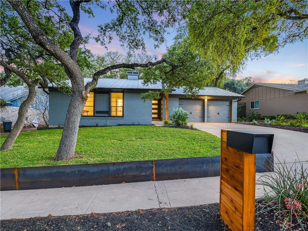 View 2713 Charlesworth Dr in Cherry Creek Ph IV Sec 1 Resu 2713 Charlesworth Dr - front exterior - Luxury home in Cherry Creek Ph IV Sec 1 Resu, Austin, TX