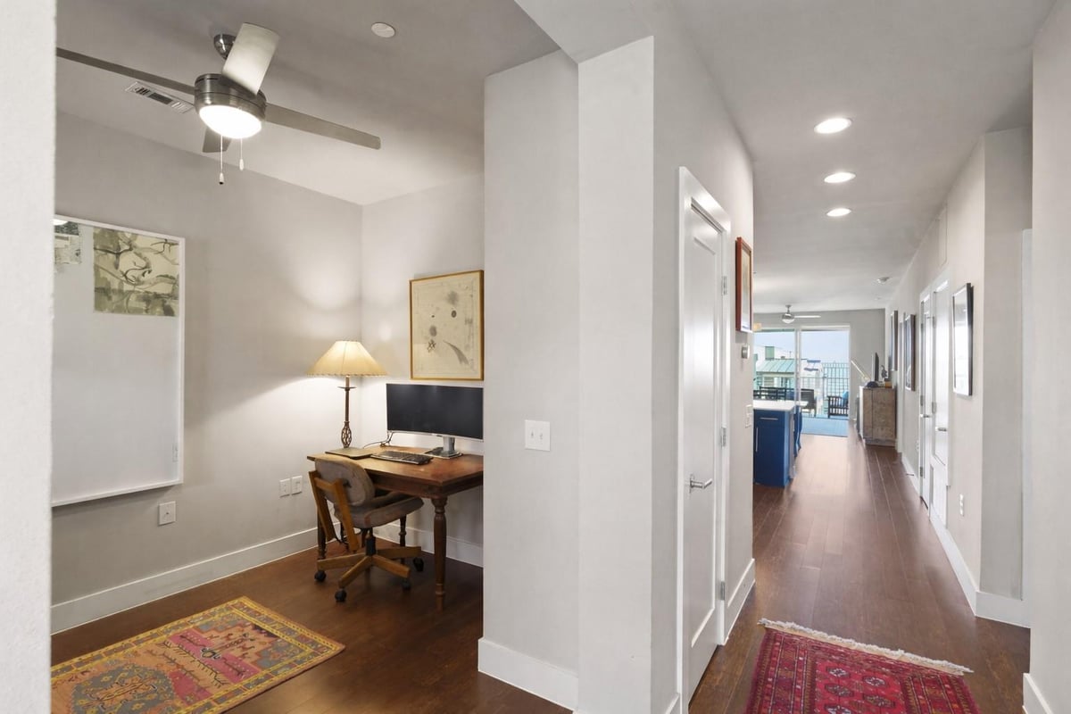 Living area at 2725 Dulce Ln Unit #233 - 2 bed 2 bath home