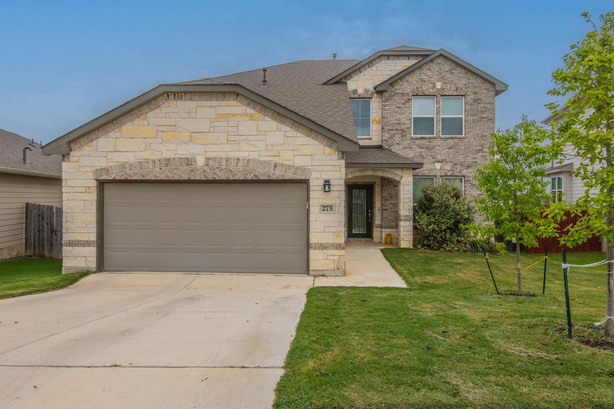 273 Falling Star LN - front exterior - Luxury home in Morning Star, Georgetown, TX