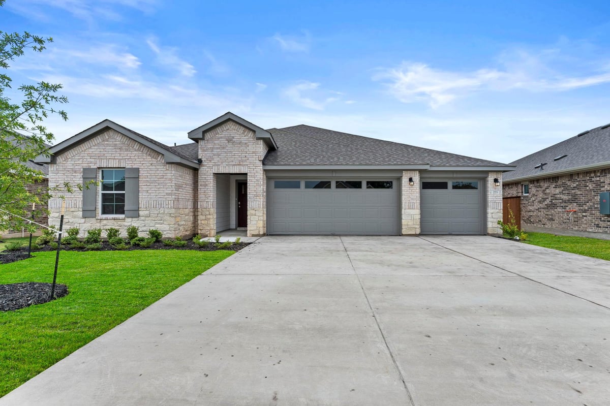 View 273 Rivers Edge DR in Riverview 273 Rivers Edge DR - front exterior - Luxury home in Riverview, Georgetown, TX
