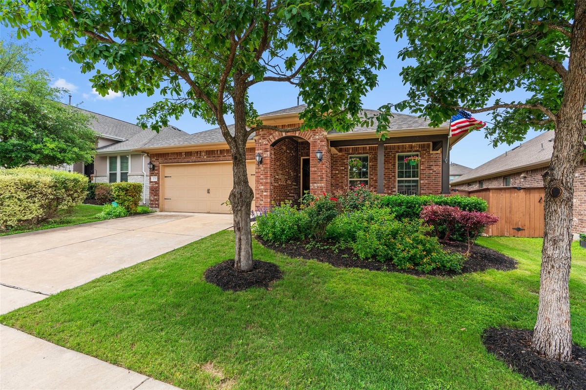 View 2732 Florin Cv in Traditions at Vizcaya 2732 Florin Cv - front exterior - Luxury home in Traditions at Vizcaya, Round Rock, TX