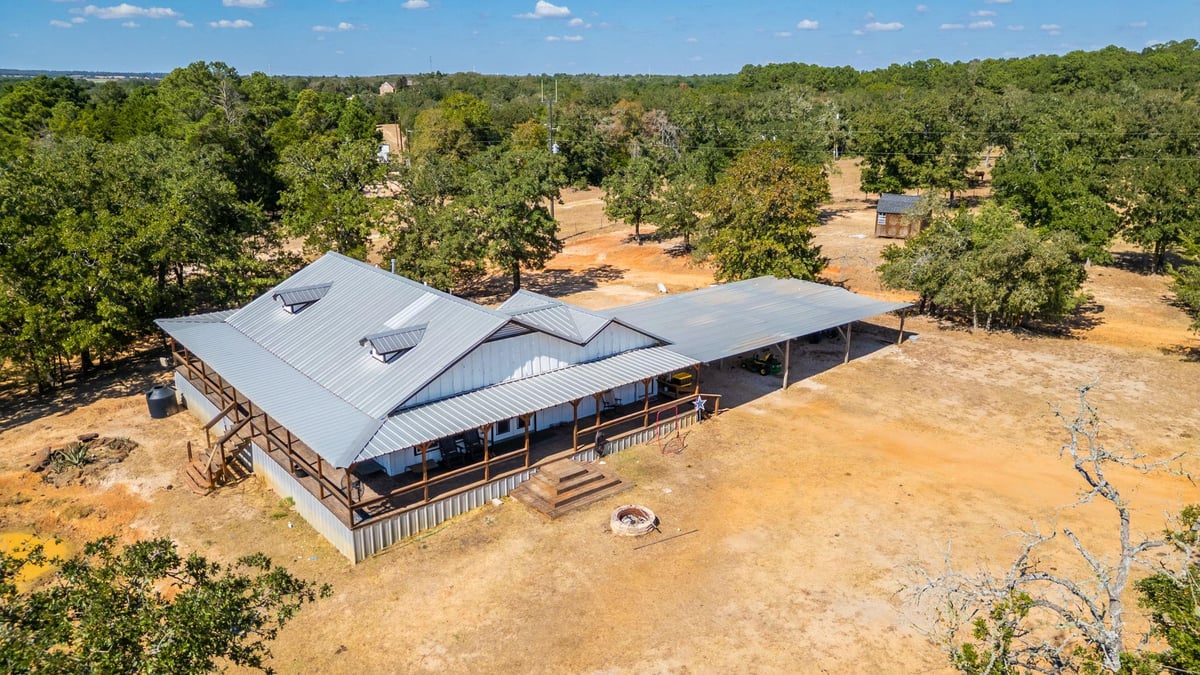 View 274 Old Potato RD in Carmean, John 274 Old Potato RD - property photo 1 - Luxury home in Carmean, John, Paige, TX