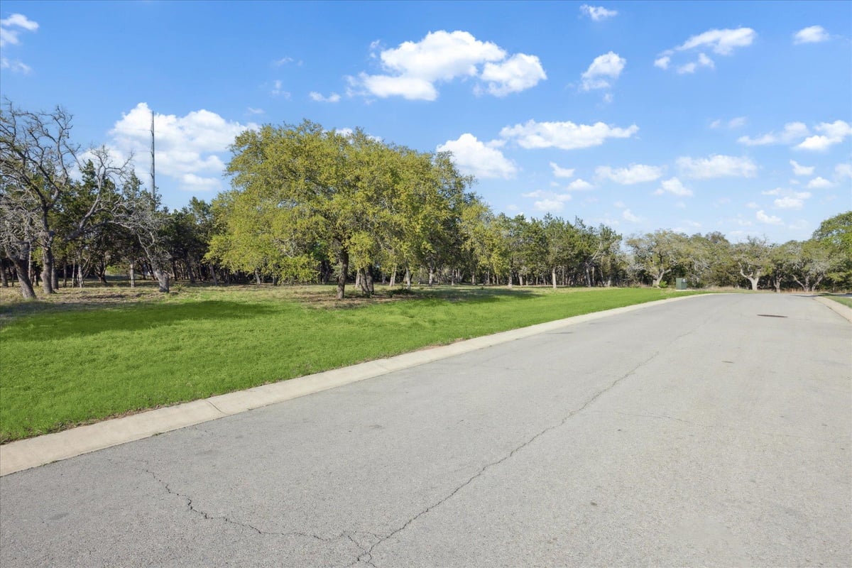 Primary bedroom at 274 Waters Edge Cv - Caliterra Ph One Sec Four, Dripping Springs, TX