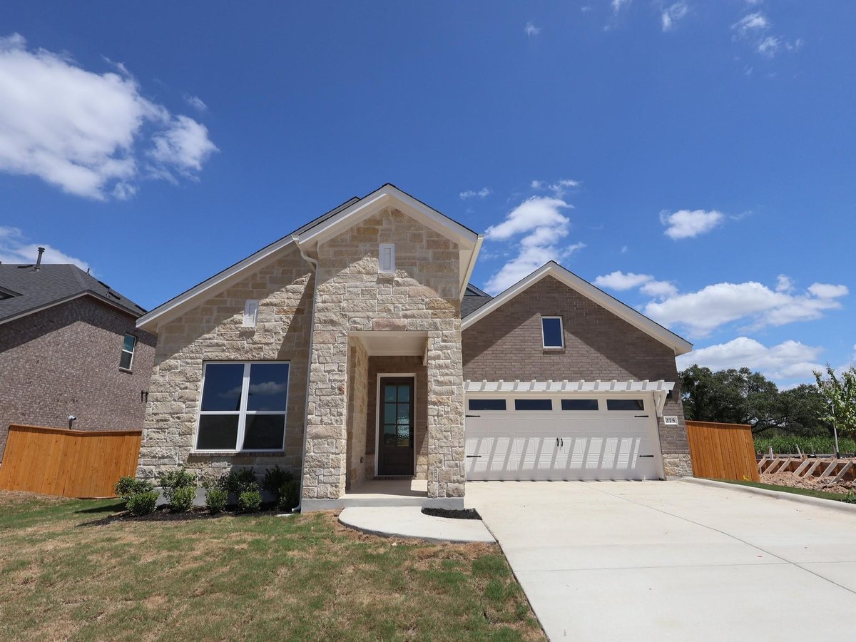 View 275 Callahan LOOP in Colony at Cole Springs 275 Callahan LOOP - property photo 1 - Luxury home in Colony at Cole Springs, Buda, TX